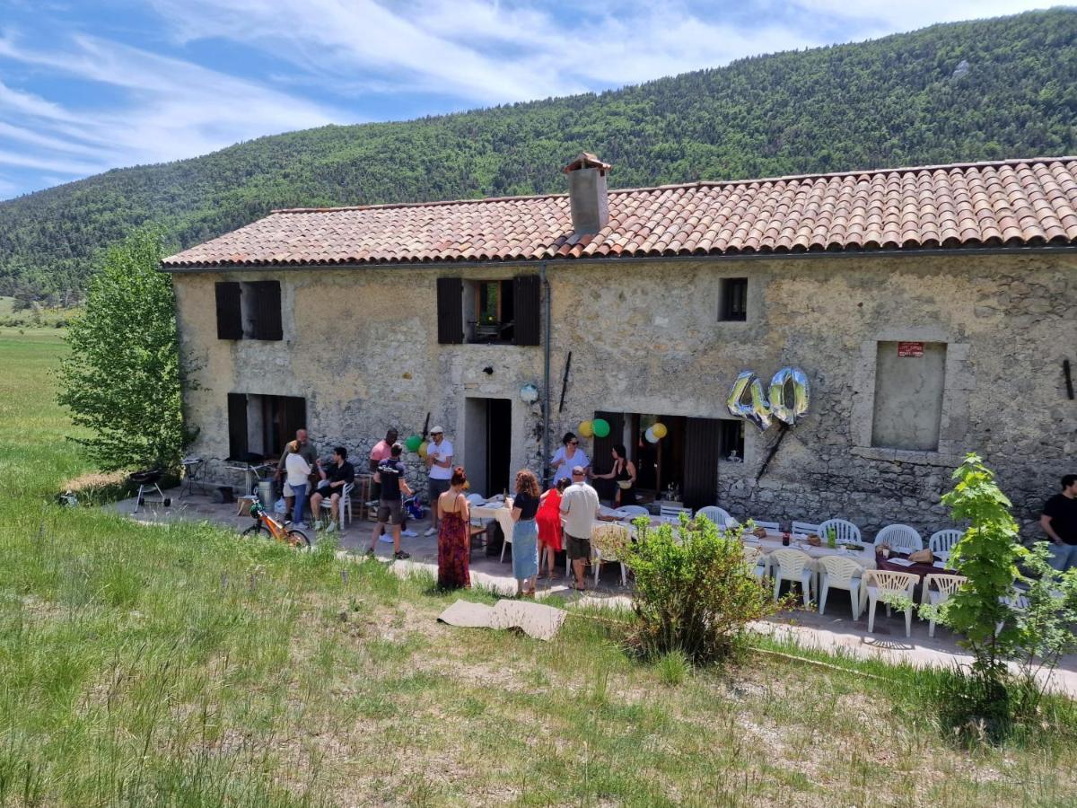 La Grande Maison Dans La Prairie Ferienhaus Caille